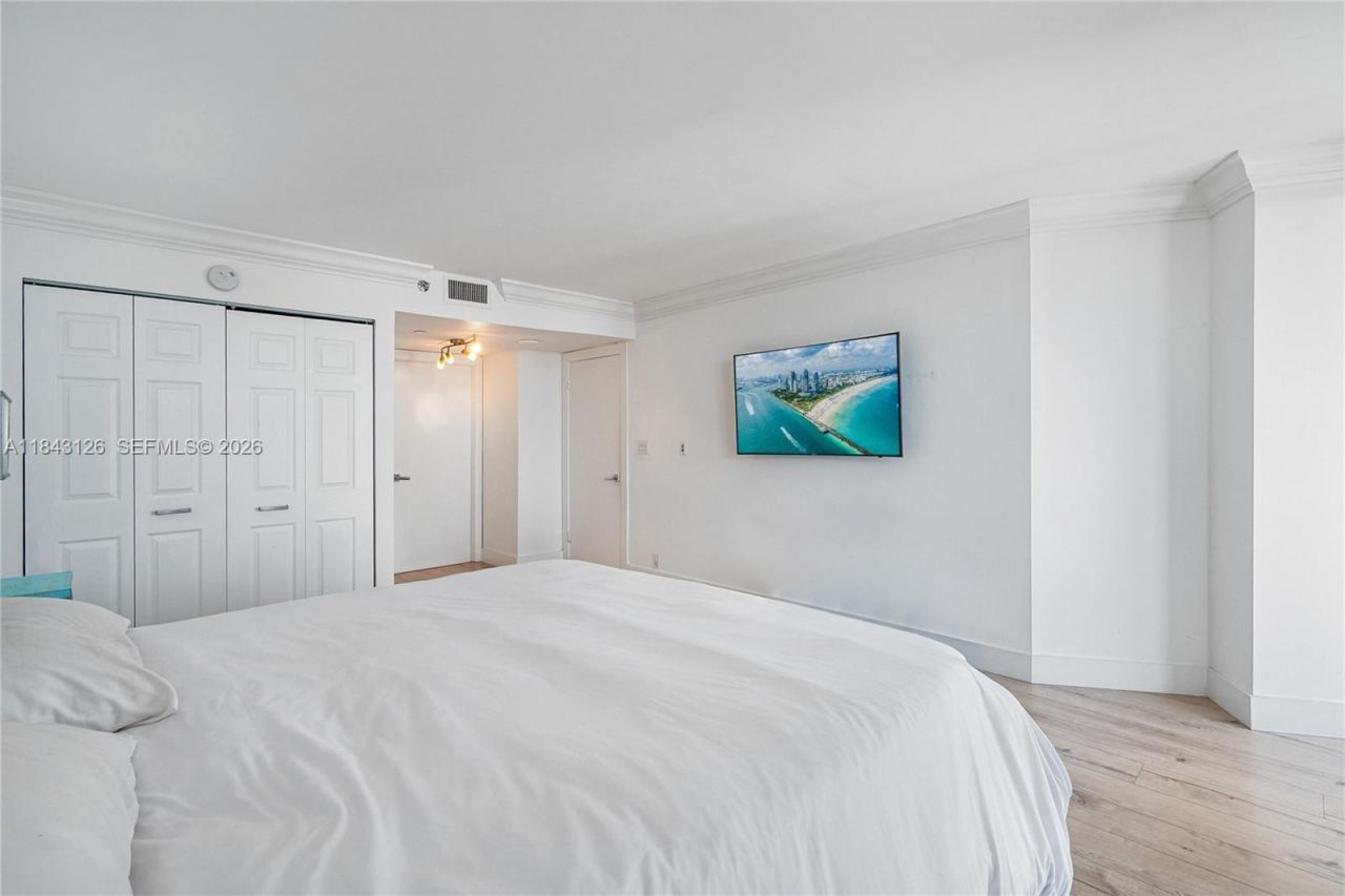 2000 Towerside Ter, Unit PH-9, Miami, FL 33138 Photo