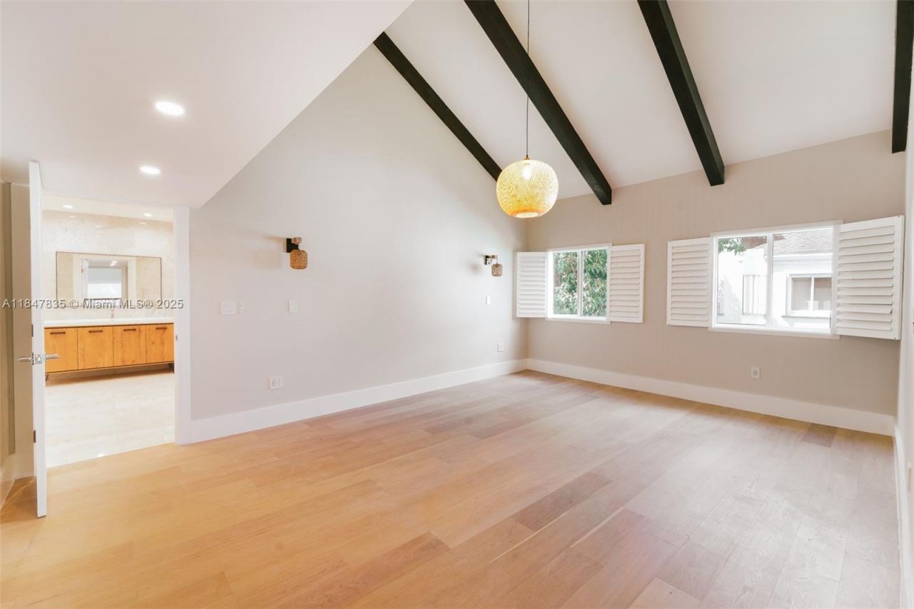 1981 S Oak Haven Cir, Miami, FL 33179 Photo