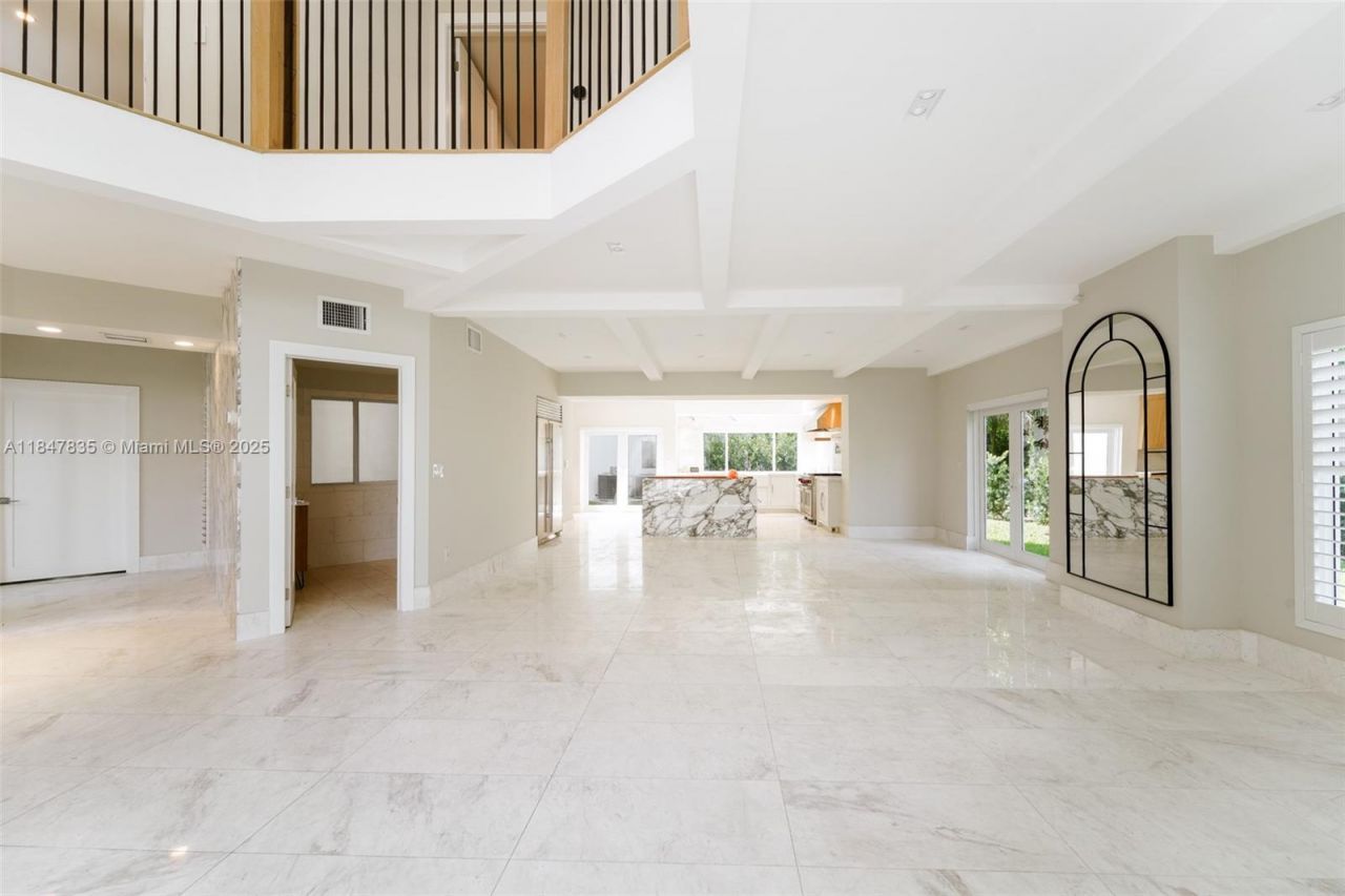 1981 S Oak Haven Cir, Miami, FL 33179 Photo