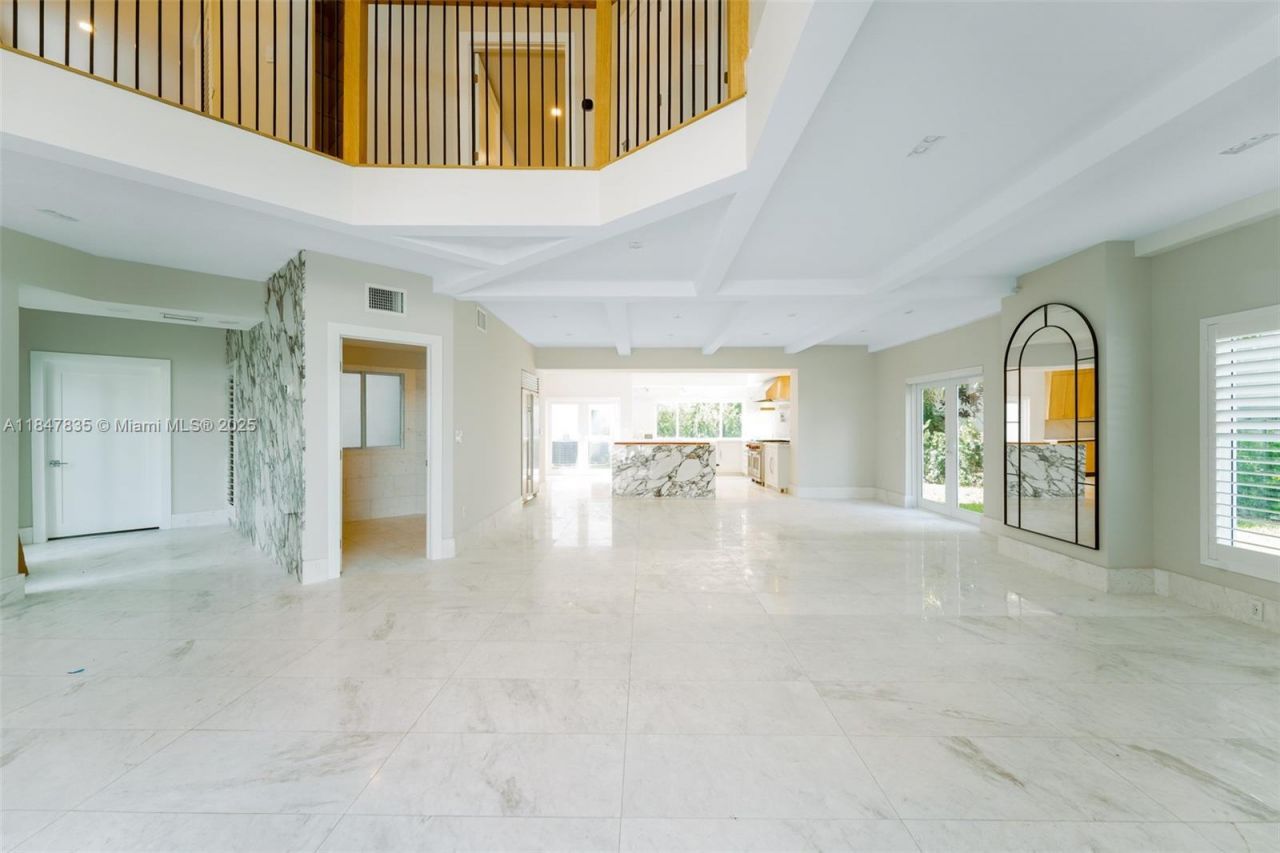 1981 S Oak Haven Cir, Miami, FL 33179 Photo