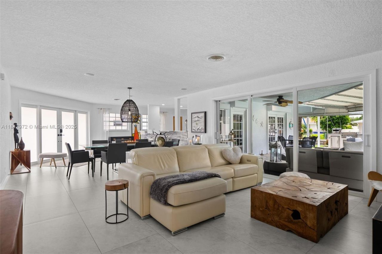 2681 NE 9th Ct, Pompano Beach, FL 33062 Photo