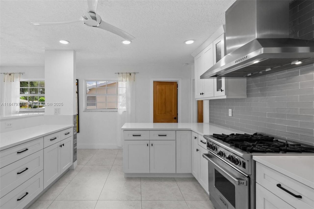 2681 NE 9th Ct, Pompano Beach, FL 33062 Photo