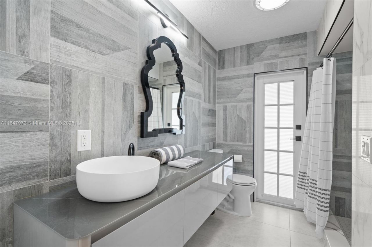 2681 NE 9th Ct, Pompano Beach, FL 33062 Photo