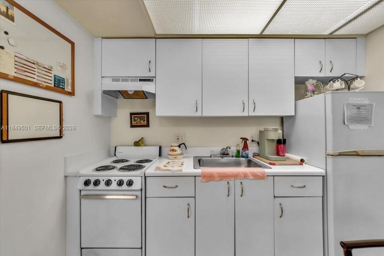 13455 SW 16th Ct, Unit 104F, Pembroke Pines, FL 33027 Photo