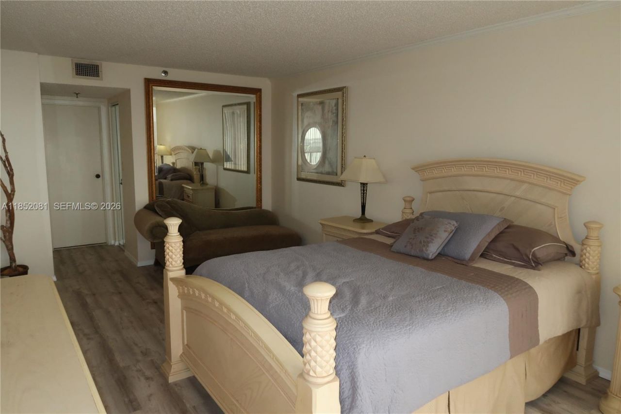 555 NE 15th St, Unit 20K, Miami, FL 33132 Photo