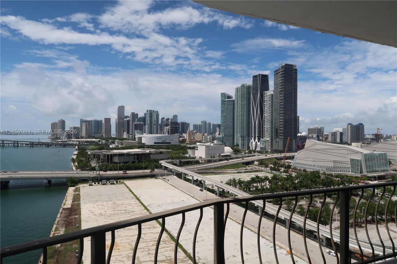 555 NE 15th St, Unit 20K, Miami, FL 33132 Photo
