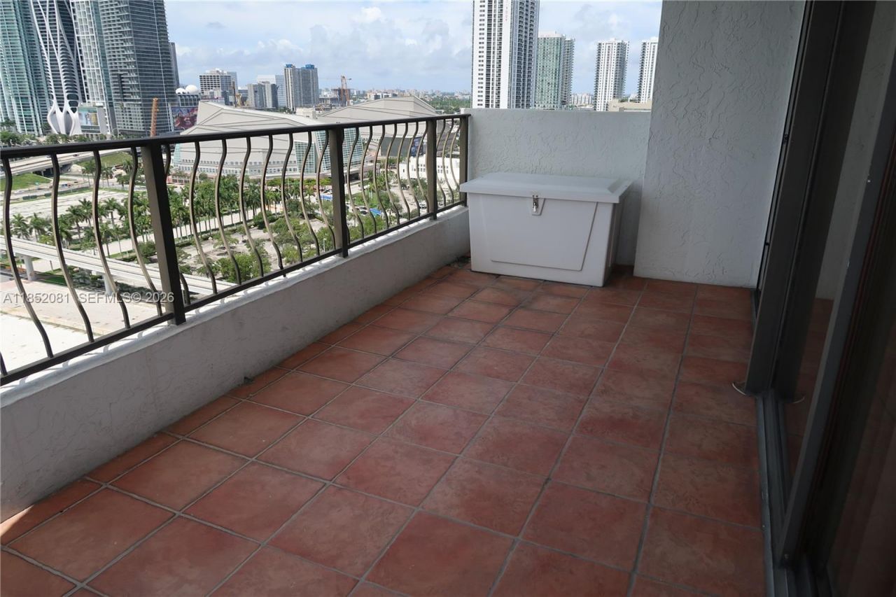 555 NE 15th St, Unit 20K, Miami, FL 33132 Photo