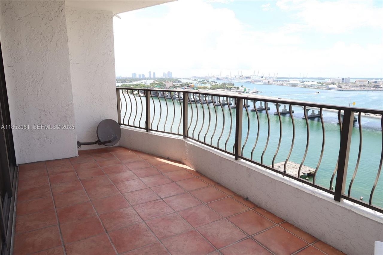 555 NE 15th St, Unit 20K, Miami, FL 33132 Photo