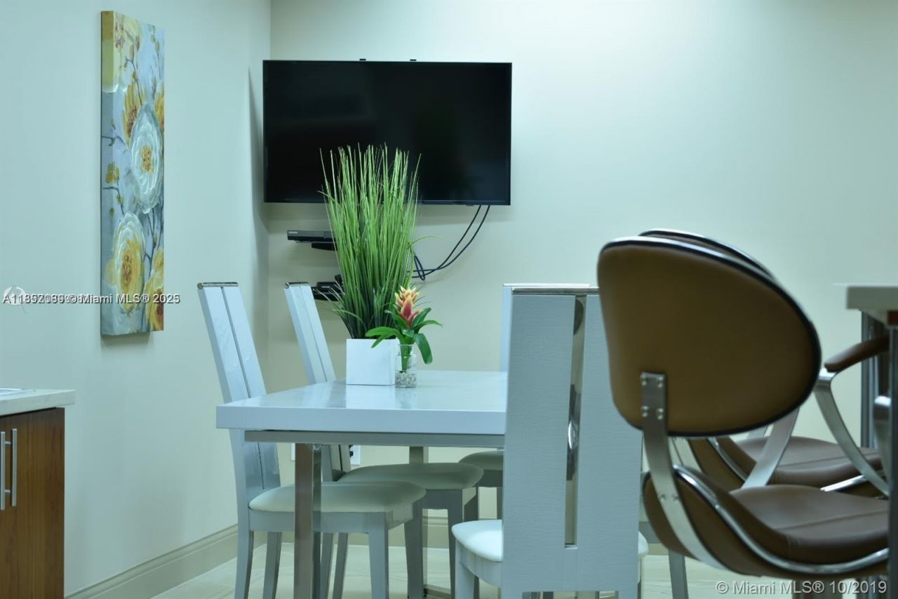 7350 SW 89th Street, Unit Suite 100, Miami, FL 33158 Photo