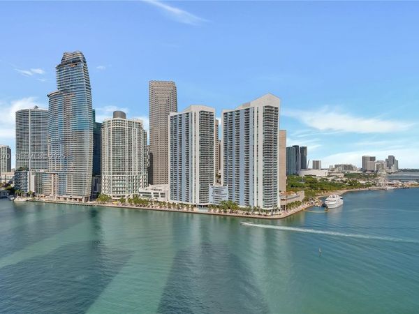 848 Brickell Key Dr, Unit 1906, Miami, FL 33131