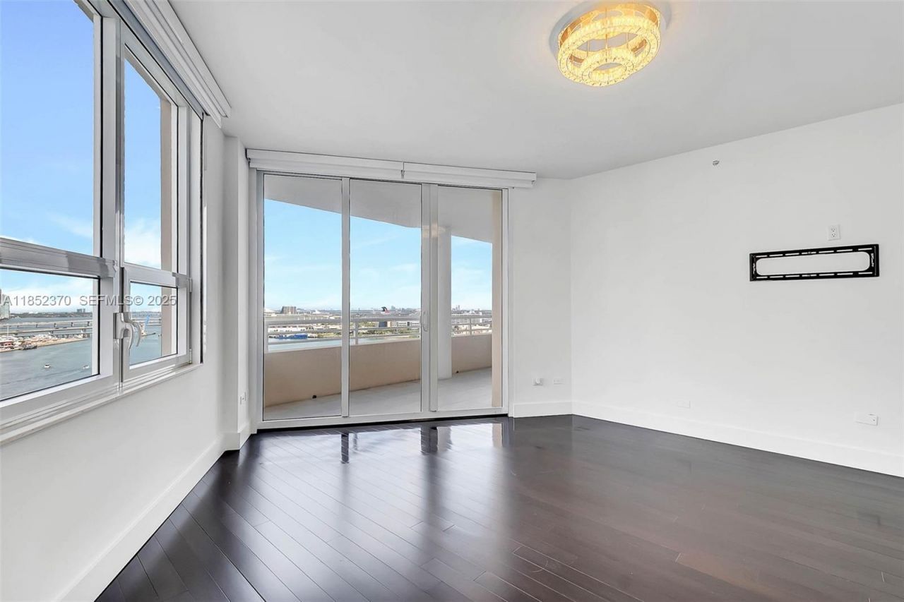 848 Brickell Key Dr, Unit 1906, Miami, FL 33131 Photo