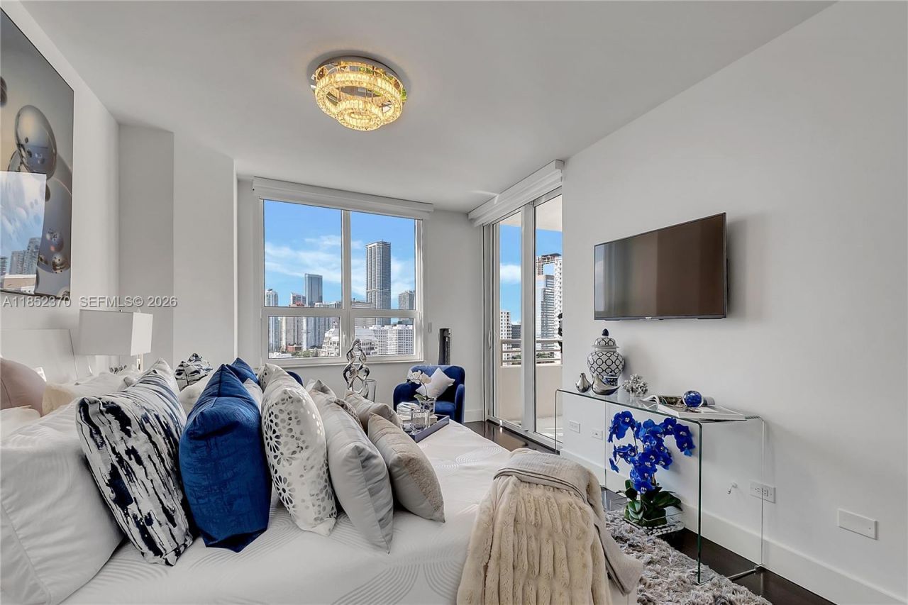 848 Brickell Key Dr, Unit 1906, Miami, FL 33131 Photo