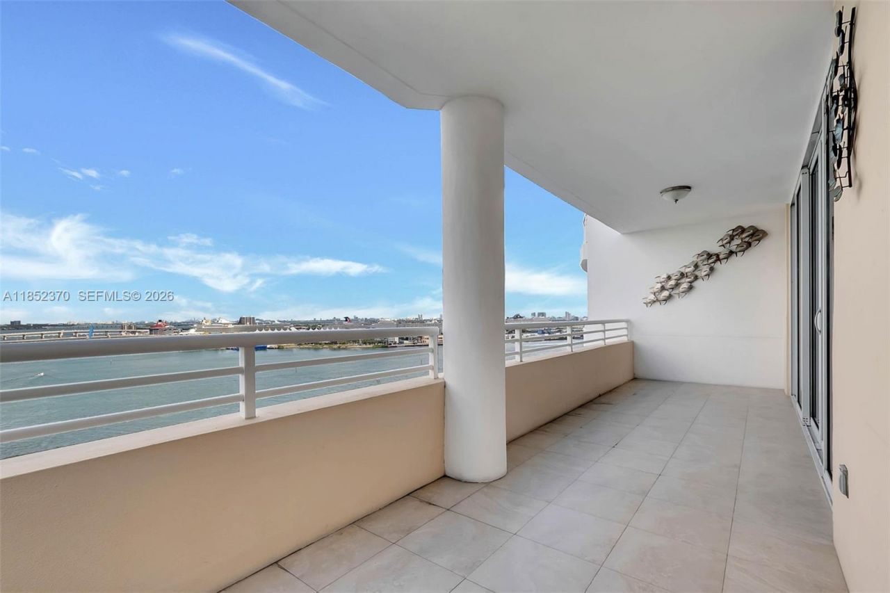 848 Brickell Key Dr, Unit 1906, Miami, FL 33131 Photo