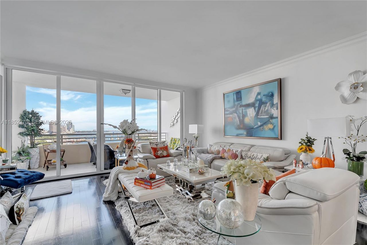 848 Brickell Key Dr, Unit 1906, Miami, FL 33131 Photo