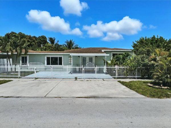 5005 E 6th Ave, Hialeah, FL 33013