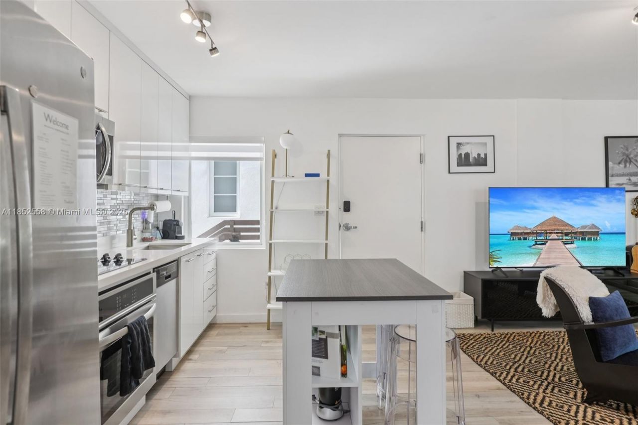 1610 Euclid Ave, Unit B101, Miami Beach, FL 33139 Photo