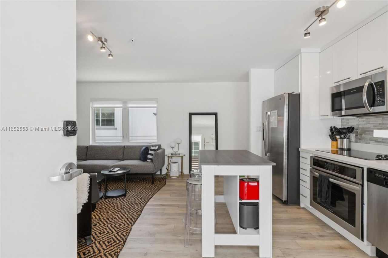 1610 Euclid Ave, Unit B101, Miami Beach, FL 33139 Photo