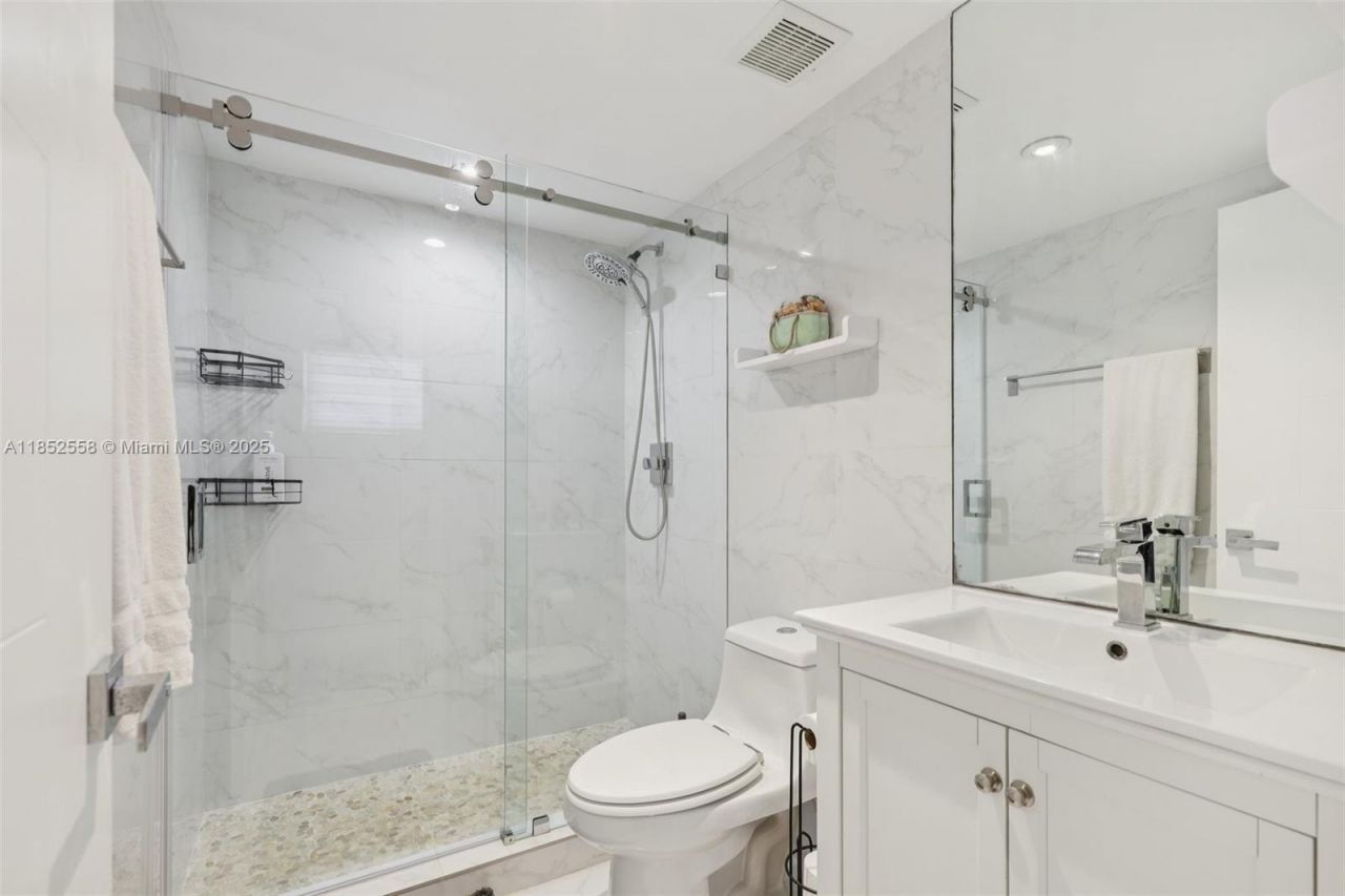 1610 Euclid Ave, Unit B101, Miami Beach, FL 33139 Photo