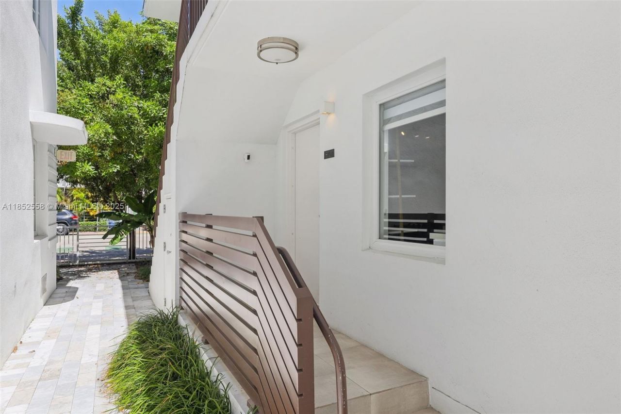 1610 Euclid Ave, Unit B101, Miami Beach, FL 33139 Photo