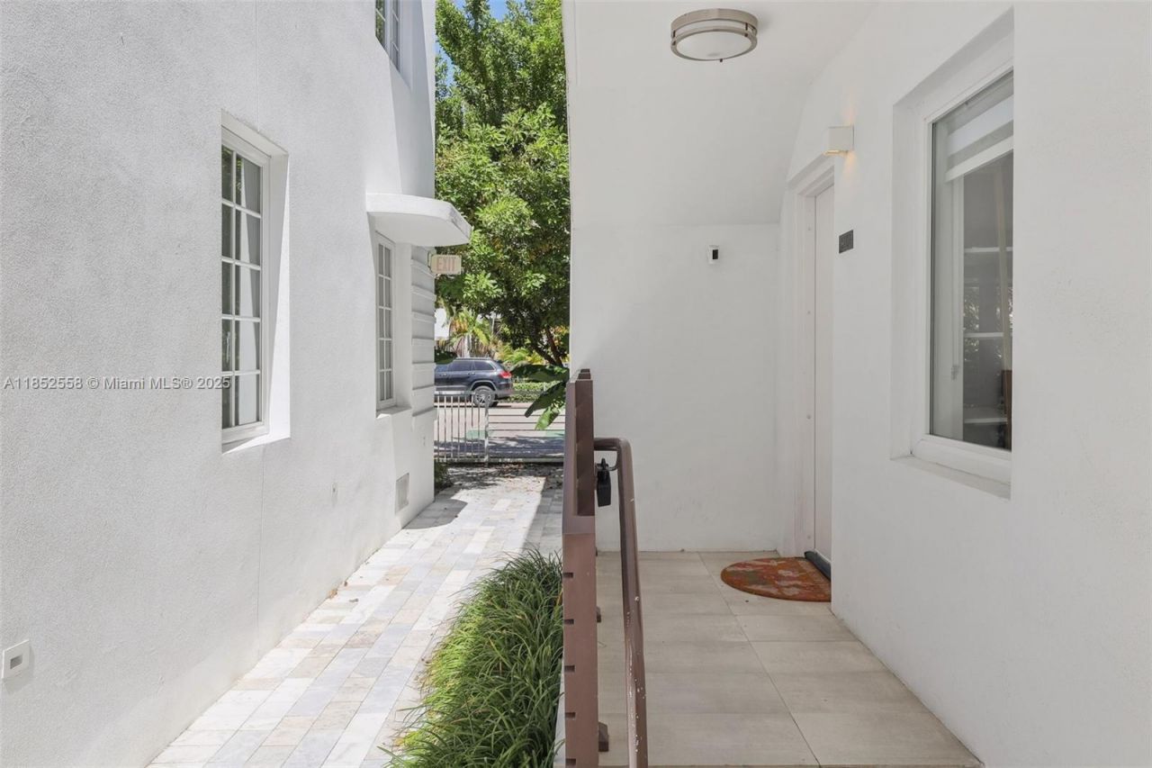 1610 Euclid Ave, Unit B101, Miami Beach, FL 33139 Photo