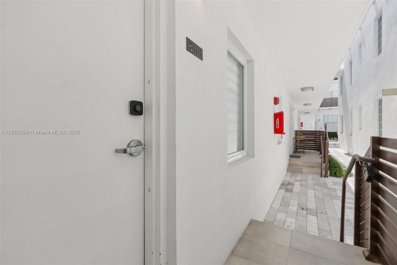 1610 Euclid Ave, Unit B101, Miami Beach, FL 33139 Photo