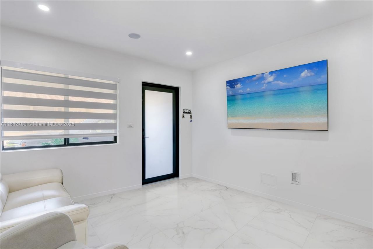 9311 SW 37th St, Miami, FL 33165 Photo