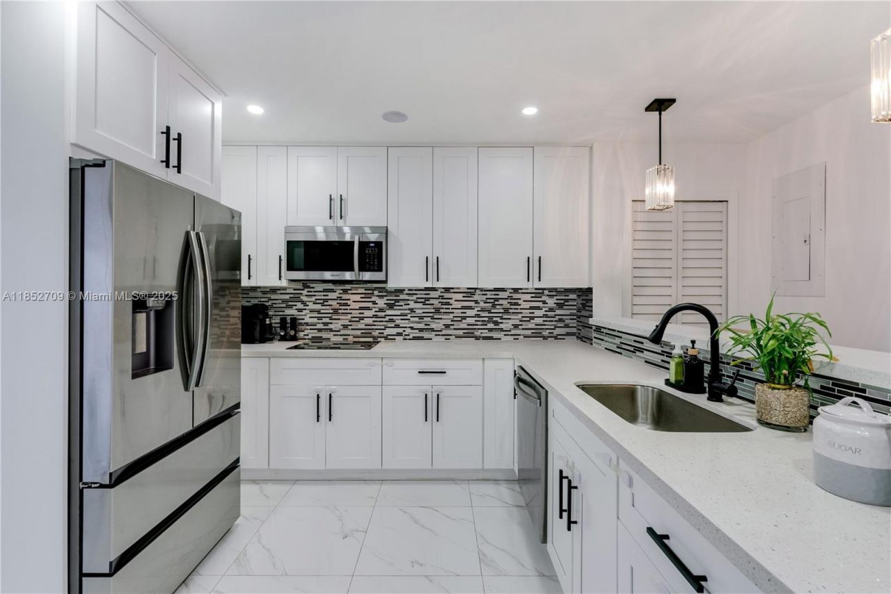 9311 SW 37th St, Miami, FL 33165 Photo