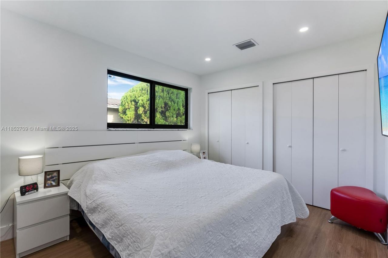 9311 SW 37th St, Miami, FL 33165 Photo