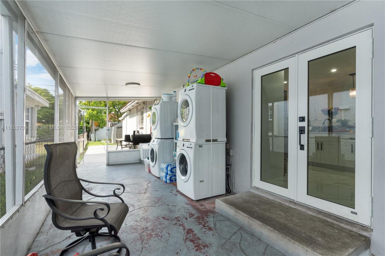 9311 SW 37th St, Miami, FL 33165 Photo