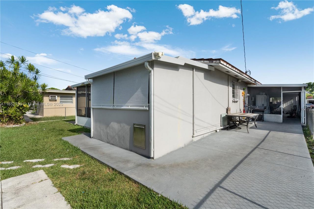 9311 SW 37th St, Miami, FL 33165 Photo