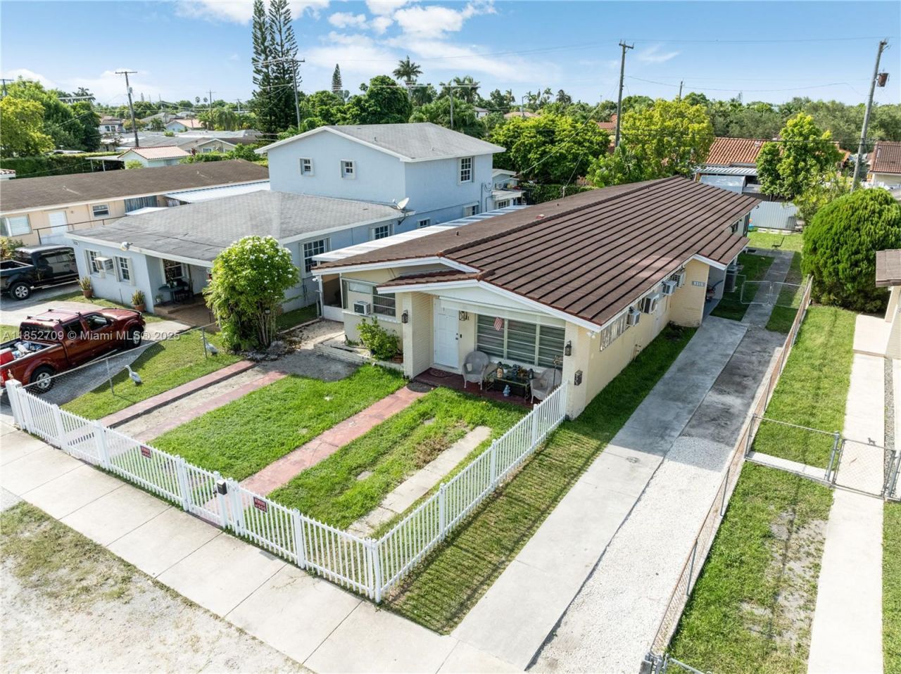 9311 SW 37th St, Miami, FL 33165 Photo