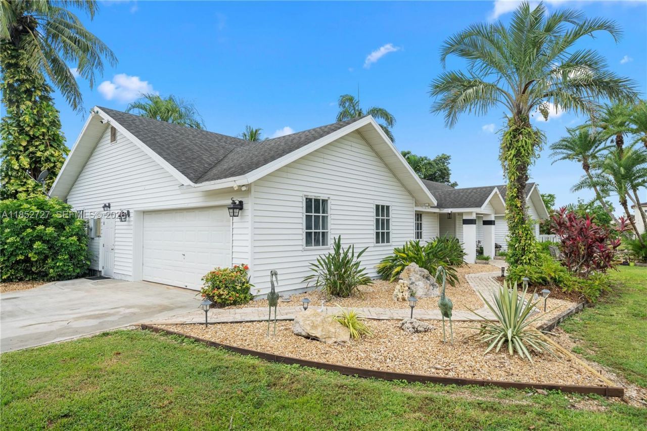 27800 SW 182nd Ave, Homestead, FL 33031 Photo