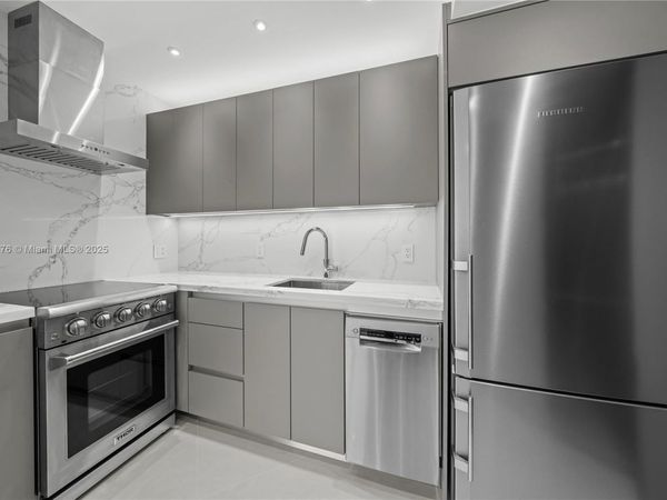 999 Brickell Bay Dr, Unit 904, Miami, FL 33131