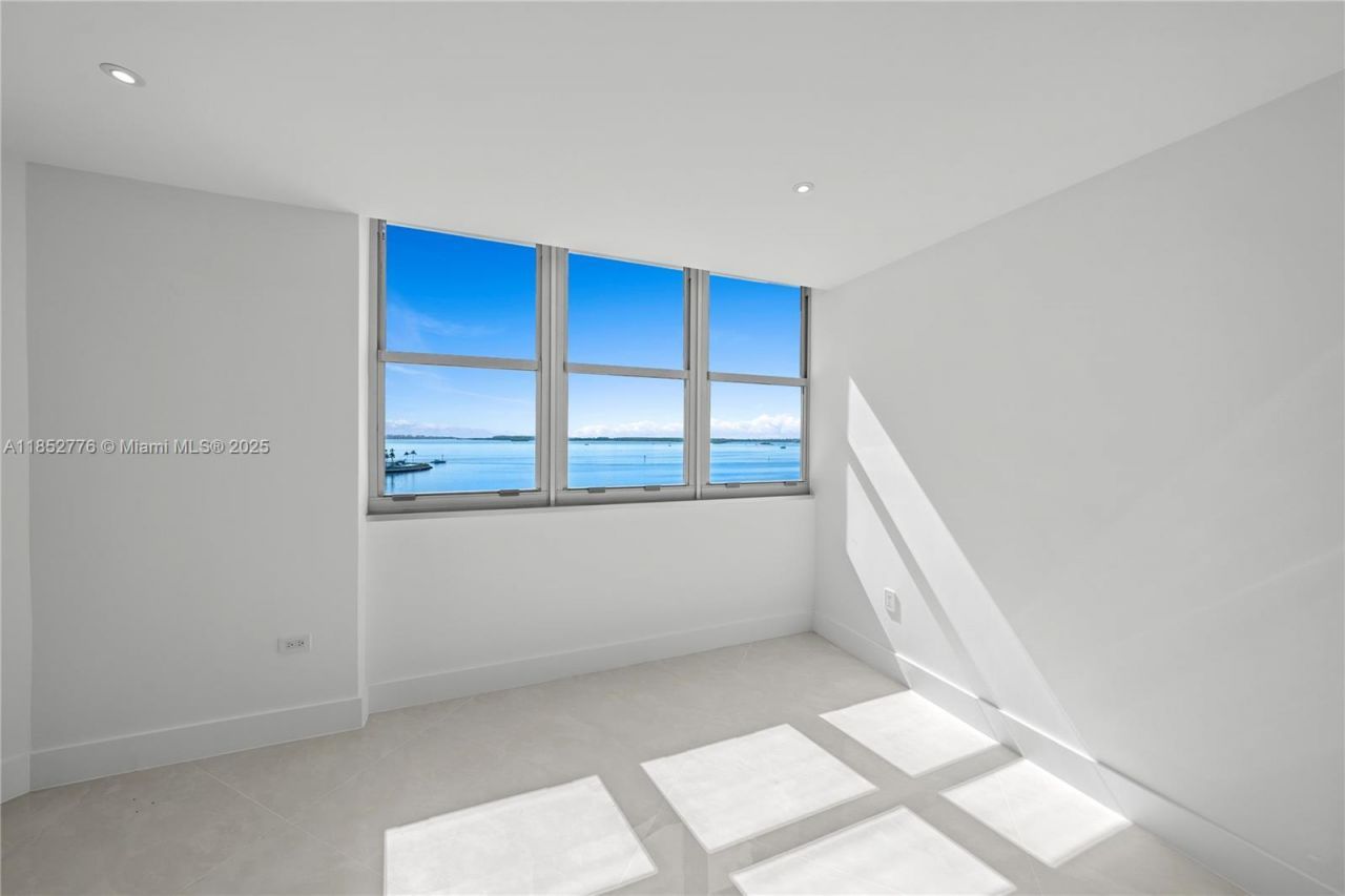 999 Brickell Bay Dr, Unit 904, Miami, FL 33131 Photo