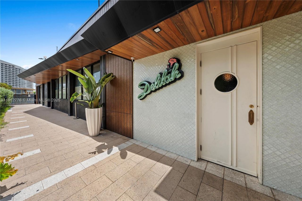 999 Brickell Bay Dr, Unit 904, Miami, FL 33131 Photo