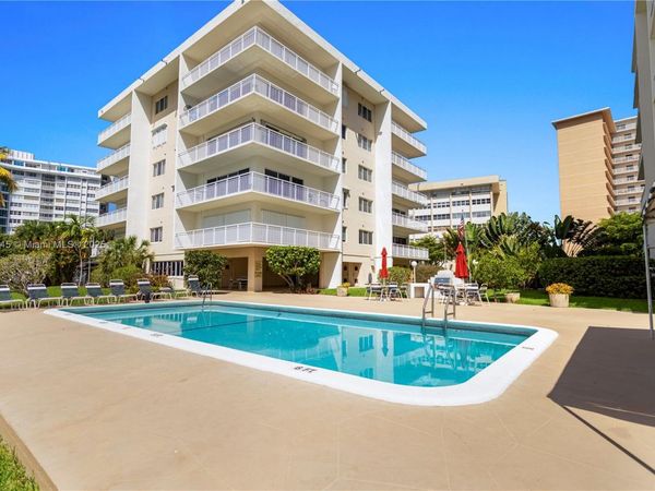 120 Golden Isles Dr, Unit 23B, Hallandale Beach, FL 33009