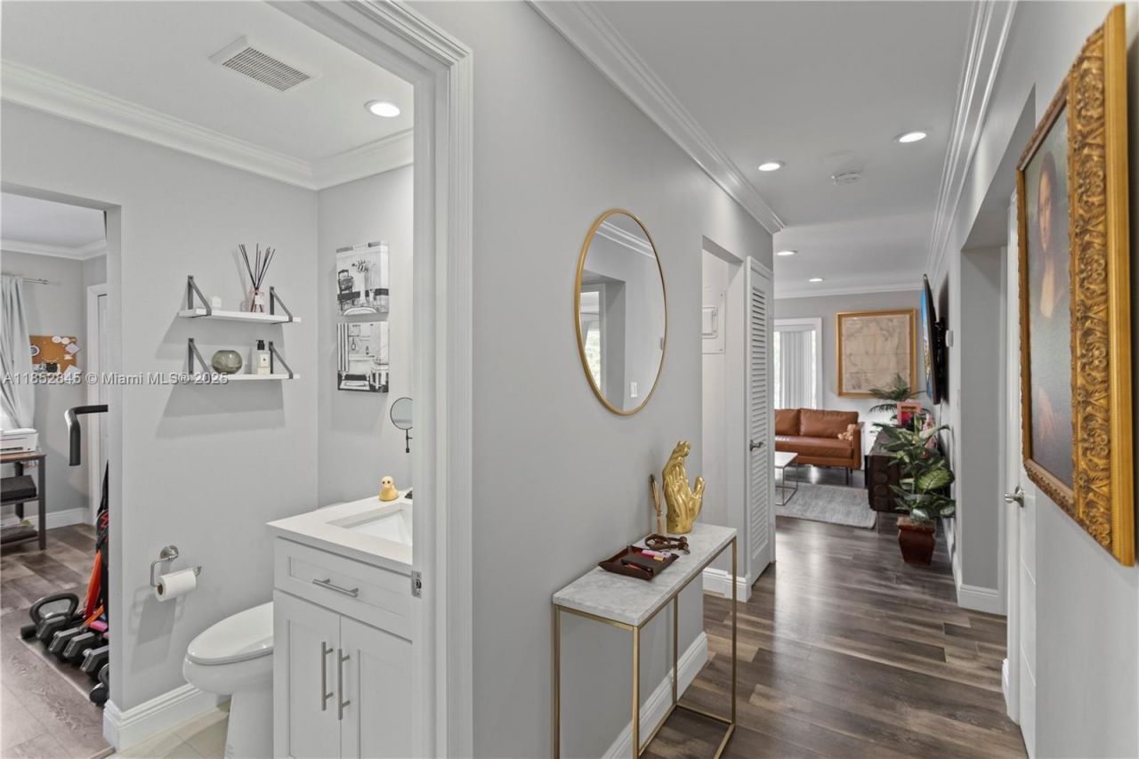 120 Golden Isles Dr, Unit 23B, Hallandale Beach, FL 33009 Photo