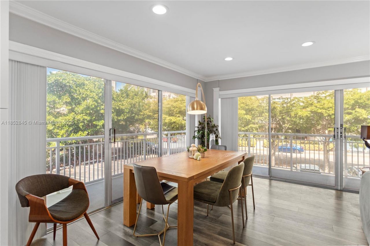 120 Golden Isles Dr, Unit 23B, Hallandale Beach, FL 33009 Photo