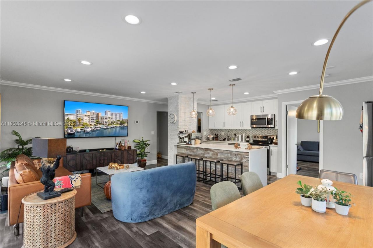 120 Golden Isles Dr, Unit 23B, Hallandale Beach, FL 33009 Photo