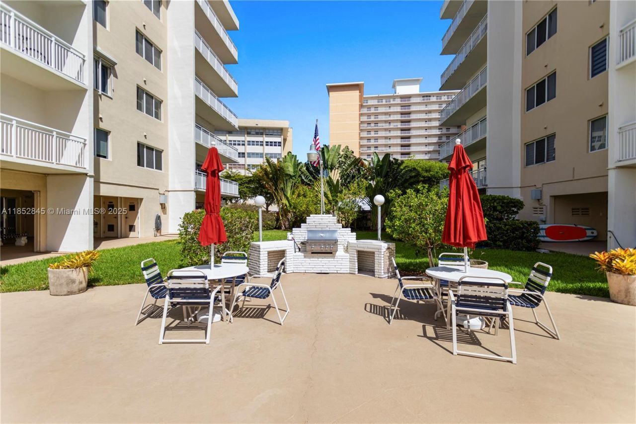 120 Golden Isles Dr, Unit 23B, Hallandale Beach, FL 33009 Photo