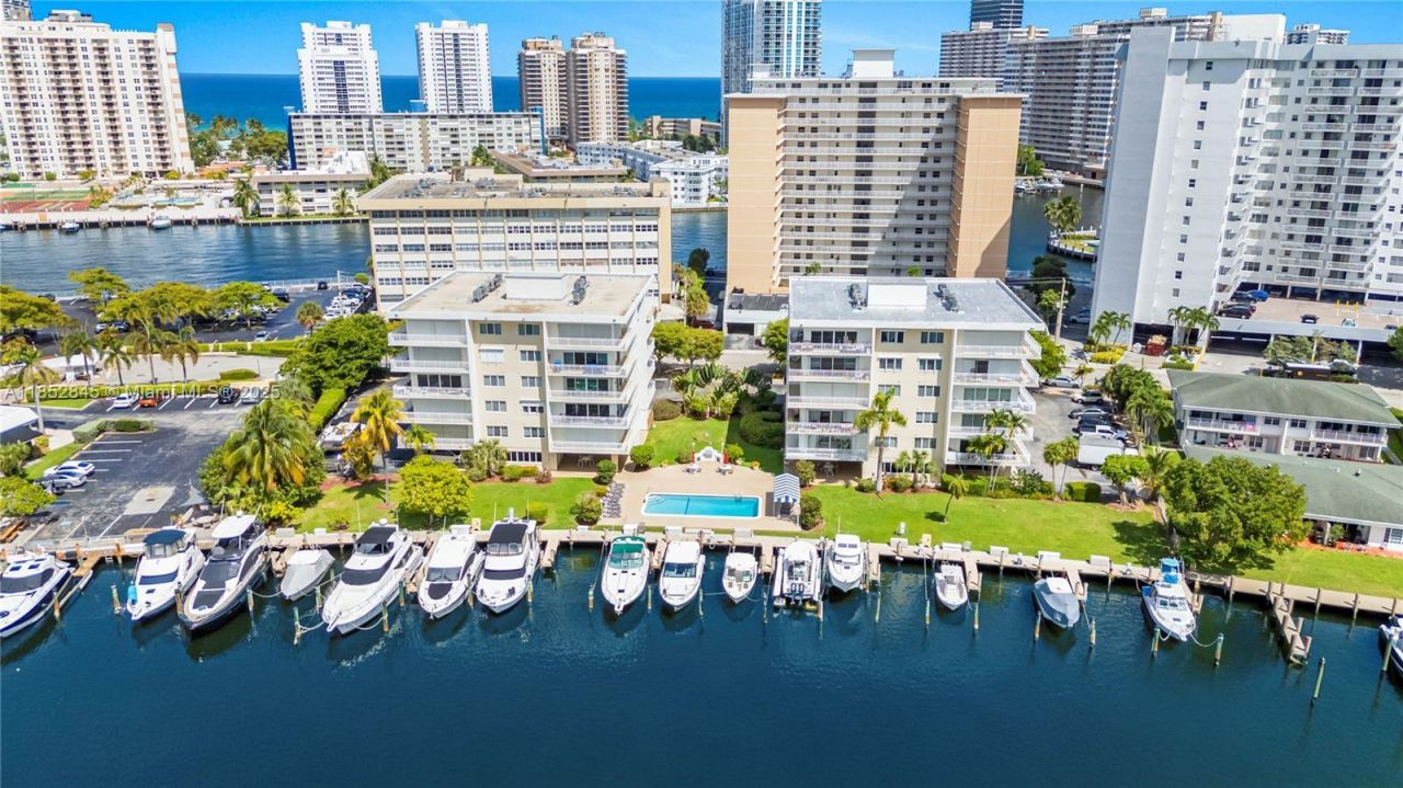 120 Golden Isles Dr, Unit 23B, Hallandale Beach, FL 33009 Photo