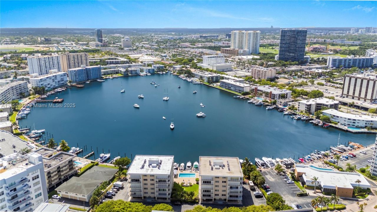 120 Golden Isles Dr, Unit 23B, Hallandale Beach, FL 33009 Photo