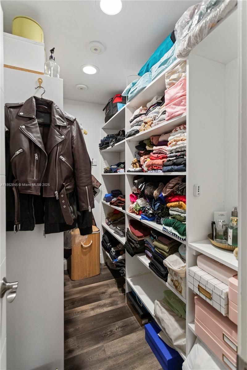 120 Golden Isles Dr, Unit 23B, Hallandale Beach, FL 33009 Photo