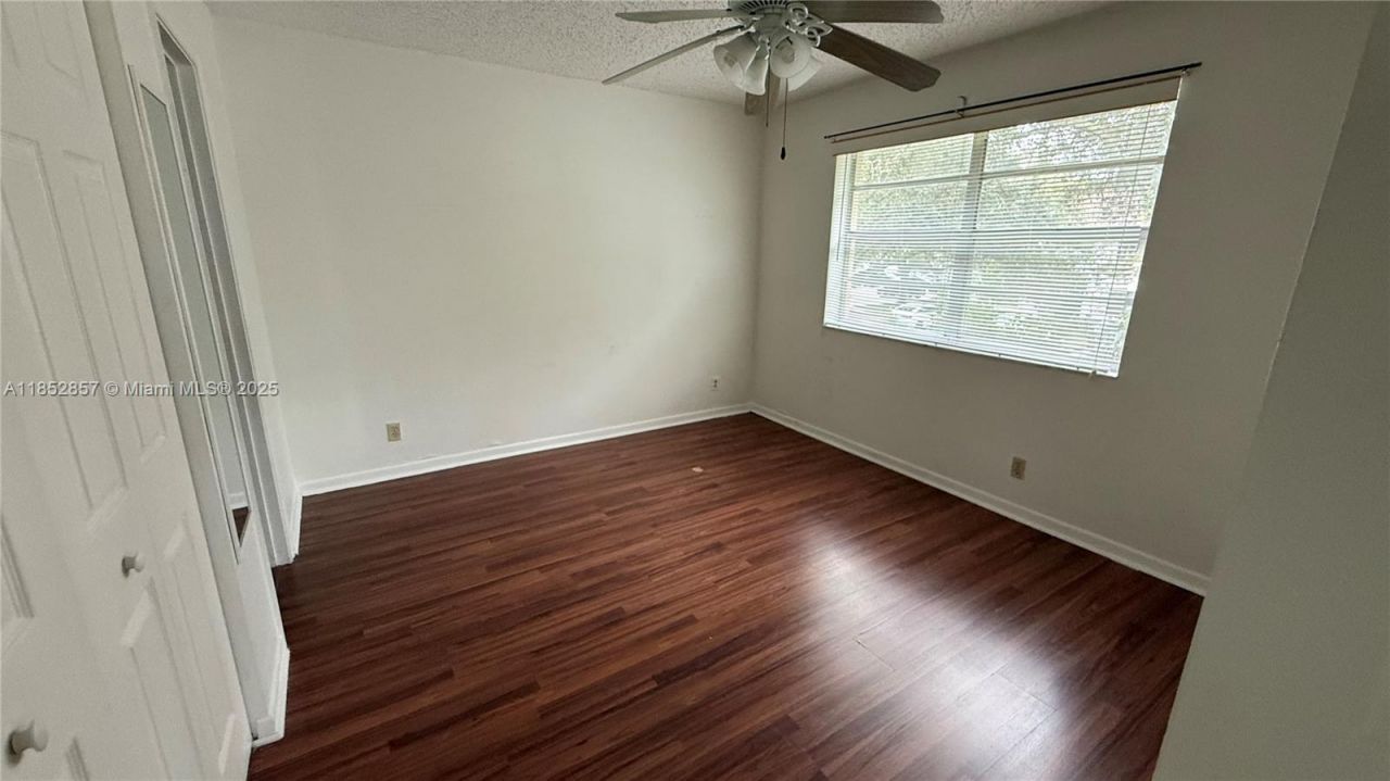 1032 Twin Lakes Dr, Unit 21-G, Coral Springs, FL 33071 Photo