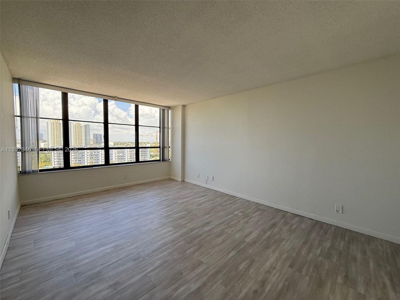 500 Three Islands Blvd, Unit 715, Hallandale Beach, FL 33009 Photo