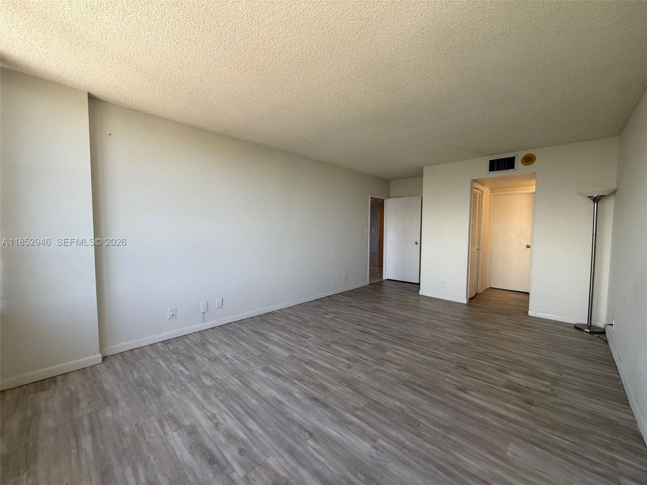 500 Three Islands Blvd, Unit 715, Hallandale Beach, FL 33009 Photo