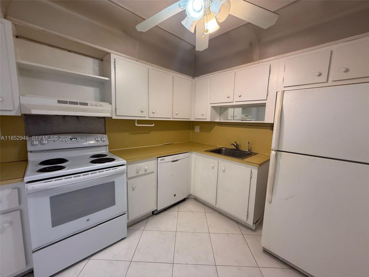 500 Three Islands Blvd, Unit 715, Hallandale Beach, FL 33009 Photo