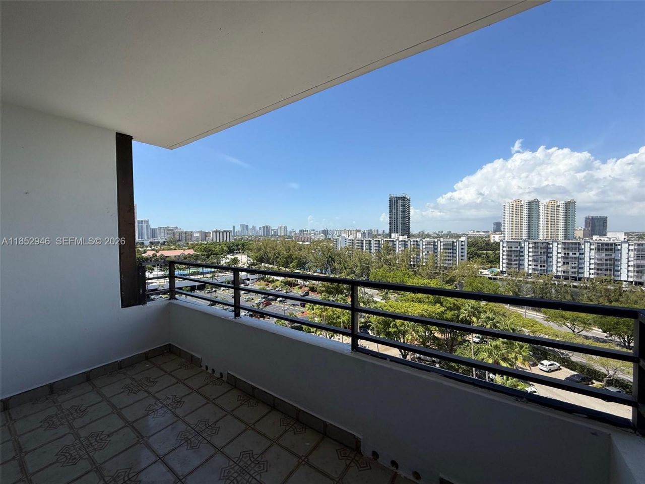 500 Three Islands Blvd, Unit 715, Hallandale Beach, FL 33009 Photo
