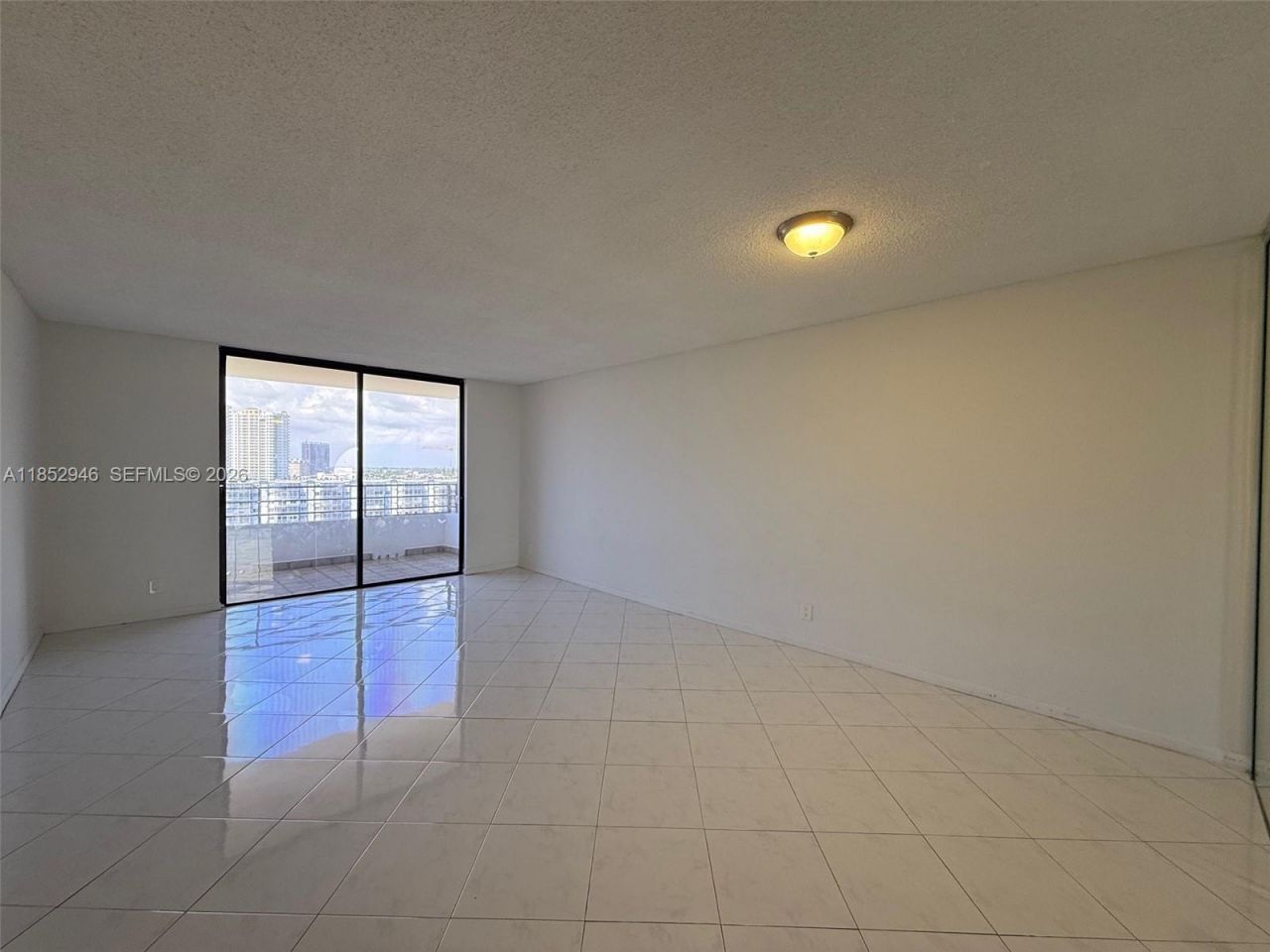 500 Three Islands Blvd, Unit 715, Hallandale Beach, FL 33009 Photo