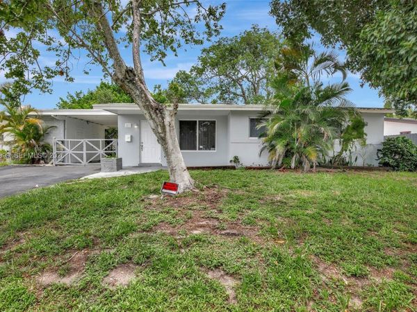 311 SW 68th Ter, Pembroke Pines, FL 33023